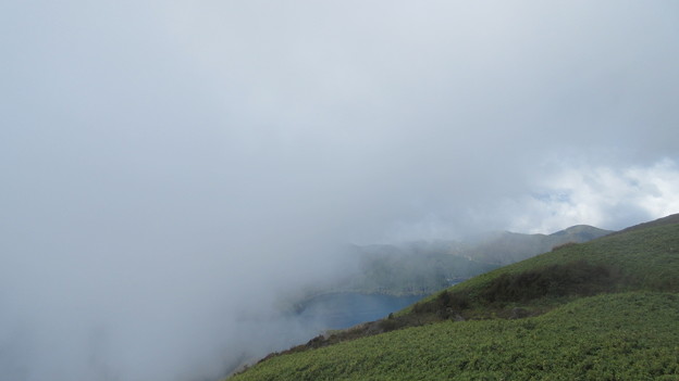 箱根元宮・箱根駒ヶ岳（足柄下郡）雲に覆われ視界を失う……