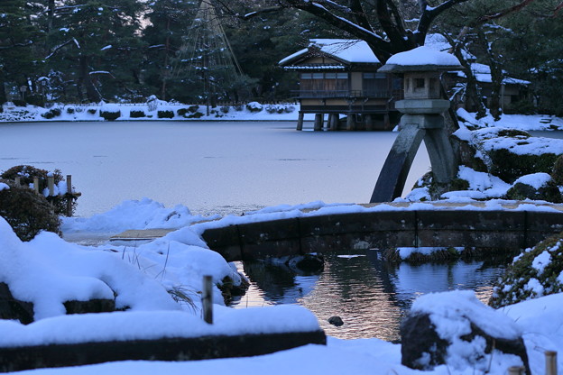 雪の兼六園徽軫灯籠と内橋亭 照片共享頁面 攝影藏