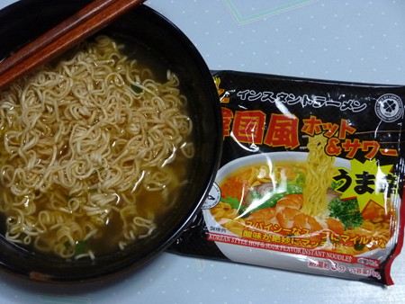 インスタントラーメン韓国風ホット＆サワーうま辛