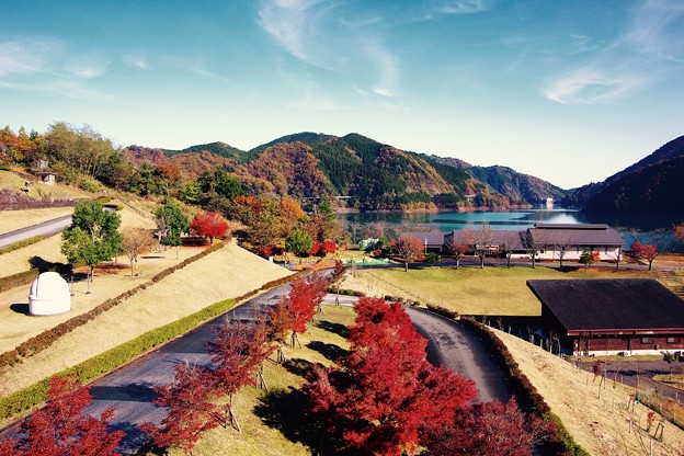 宮ヶ瀬ダム湖畔の紅葉風景 1611 写真共有サイト フォト蔵