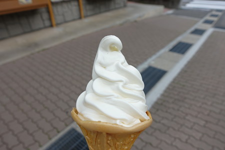 濃厚ミルクソフト(道の駅・風穴の里【長野】)
