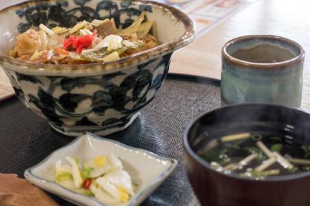 ホルモン丼(中国道【上り】・勝央SA)
