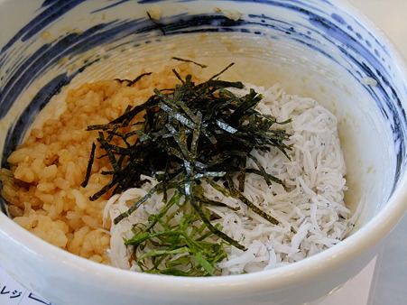 しらすまぶし丼(道の駅・ウミガメ公園【三重】)