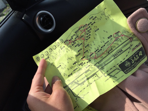 地図にわざわざ手書きマーカーで案内を追加