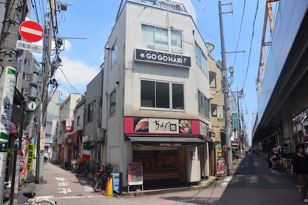 駅前の路地を左側へ進むと、以前にも訪れたことがあるお蕎麦やさん