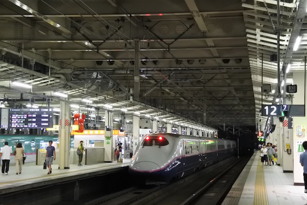 七夕祭り会場を１時間ほど歩いて新幹線で宿泊先へ移動