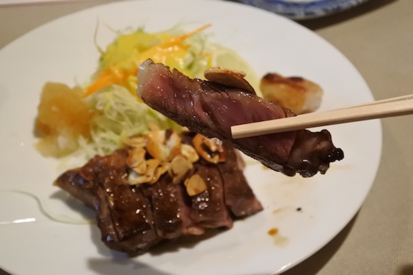 飛騨牛を中心に踊る前の腹ごしらえ