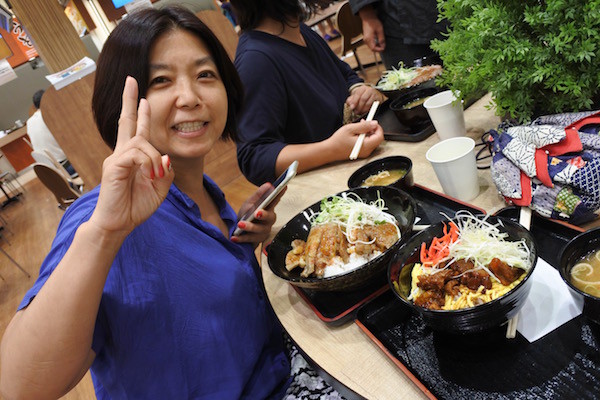 サービスエリアで朝食をとって大阪へ帰還