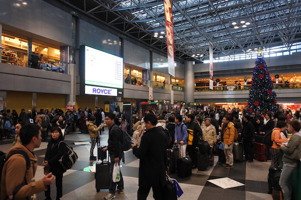 千歳空港は前日以上の大混雑